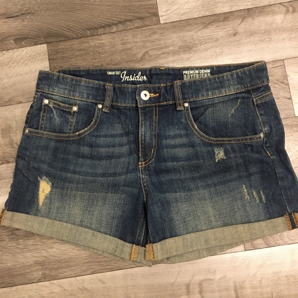 Smart Set Denim Shorts - Picture 2 of 3